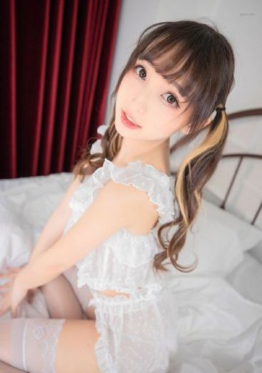 一龙二凤岳女共夫阿兰_BD在线观看