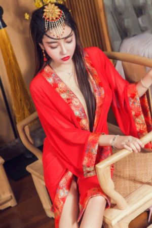 迷人的女秘书_1080全集在线观看