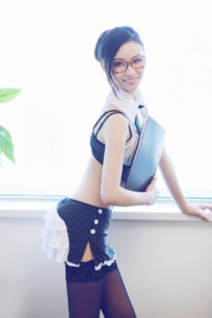 25岁女高中生_成人直接看
